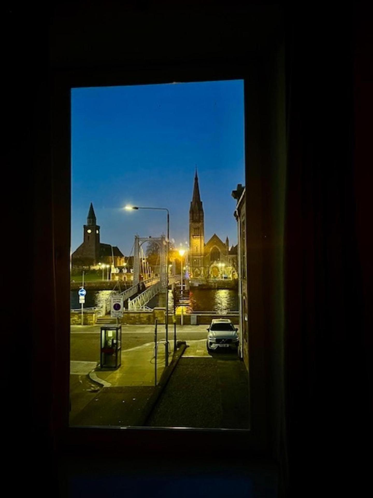 Apartment Stunning Spacious On River Ness *
